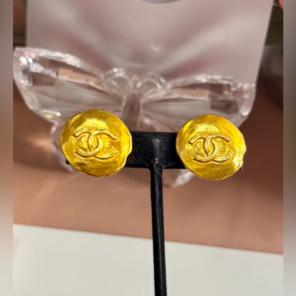 ๐ 2 Options- Chanel Gold Earrings - Picture 2 of 9